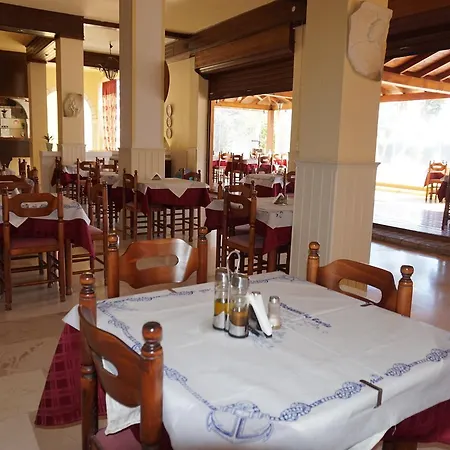 Pantheon Hall Hotel 2*